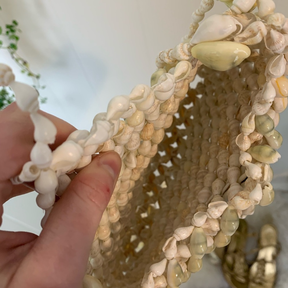 Vintage White Seashell Shoulder Bag - Picture 3 of 7